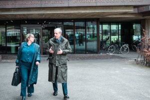 La ministre Caroline Gennez à La Haye : « La normalisation des violences sexuelles dans les situations de guerre doit cesser »